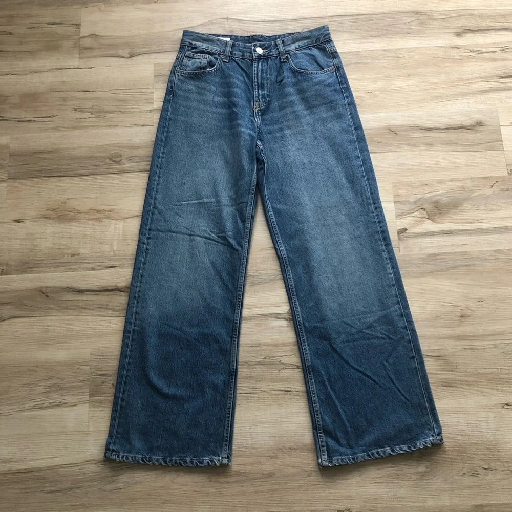 Zara Blue Flare & Wide Leg Denim Jeans Size 4 Cropped Fit Ankle - Picture 3 of 11
